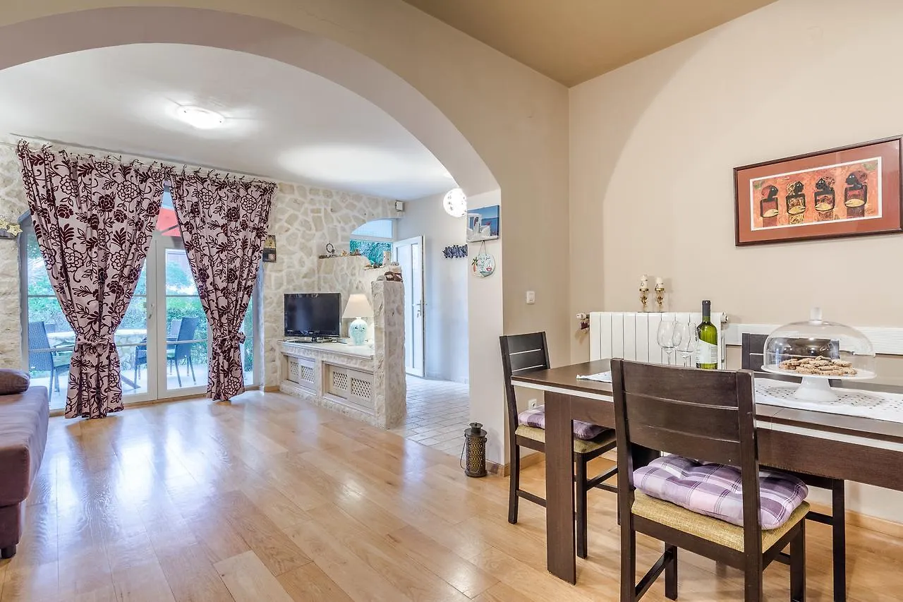 Apartment Jeger Povljana