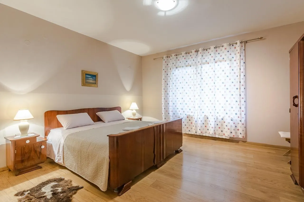 Apartment Jeger Povljana 0*,