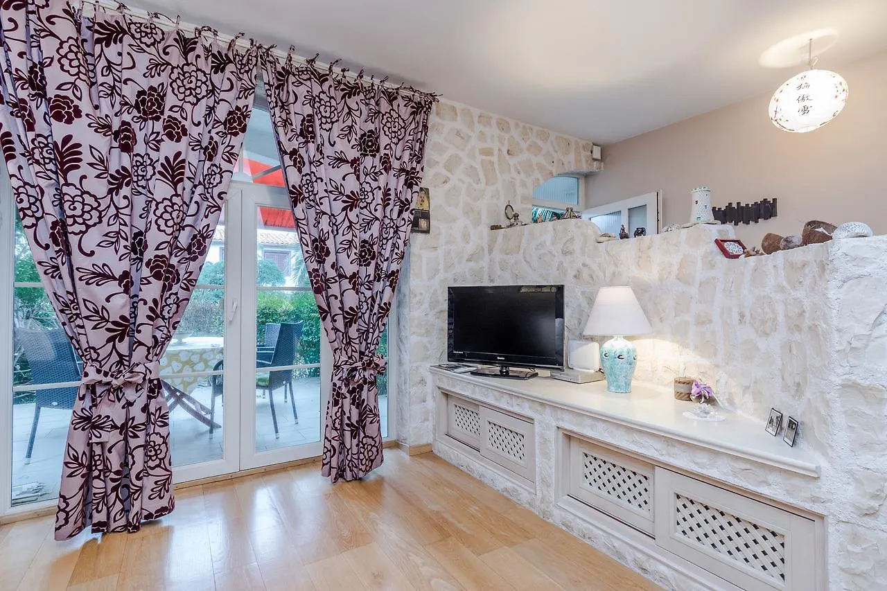 Apartment Jeger Povljana