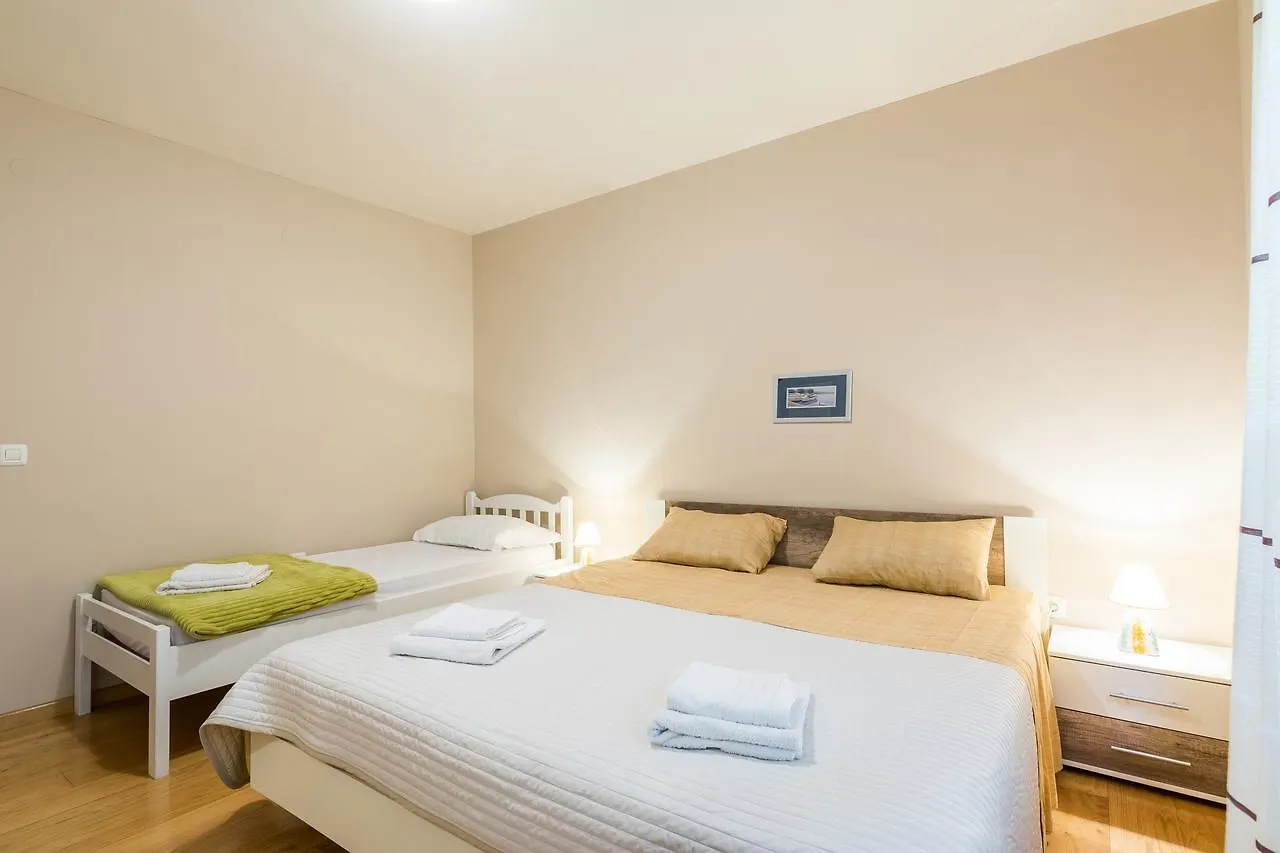 Apartment Jeger Povljana