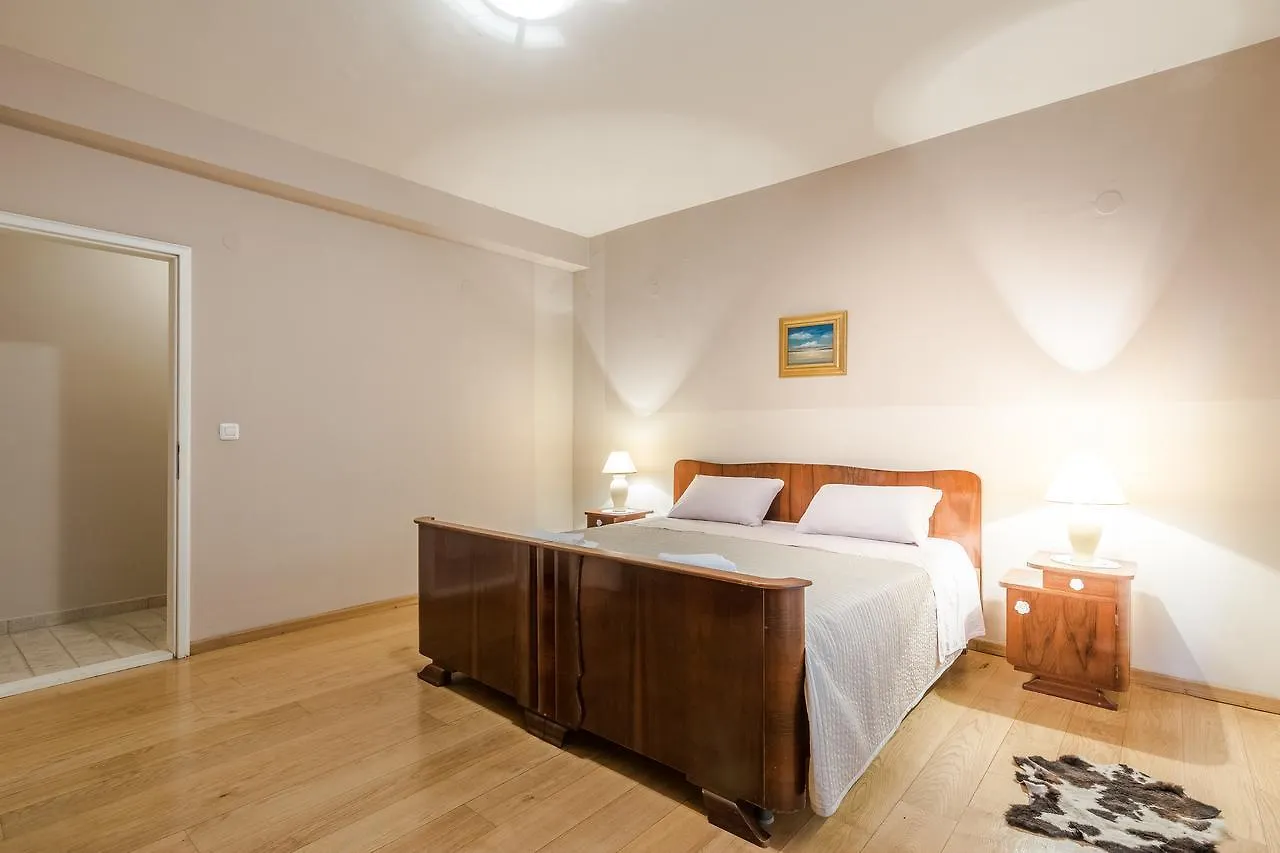 Apartment Jeger Povljana